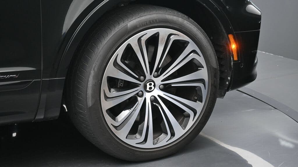 2023 Bentley Bentayga Azure V8 AWD photo 6