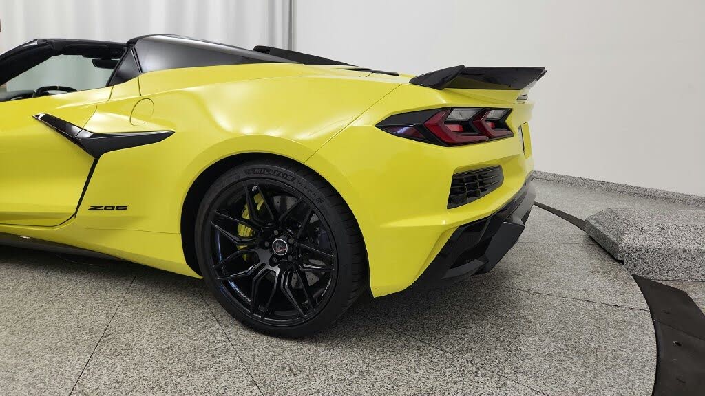 2023 Chevrolet Corvette Z06 3LZ Convertible RWD photo 17