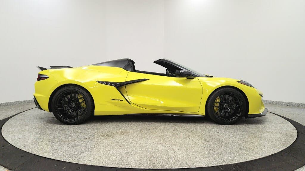 2023 Chevrolet Corvette Z06 3LZ Convertible RWD photo 6