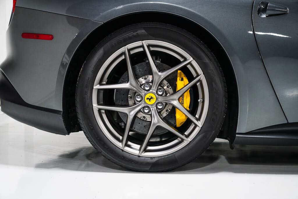 2015 Ferrari F12 Berlinetta Coupe photo 11
