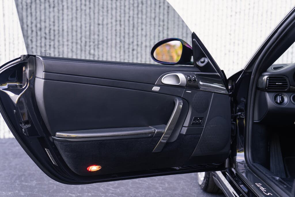 2012 Porsche 911 Turbo Coupe AWD photo 22 of 24