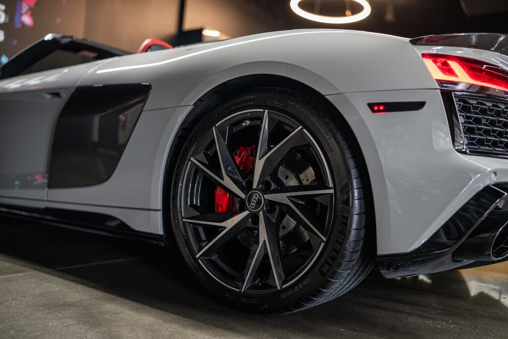 2022 Audi R8 V10 Performance Spyder RWD photo 9 of 21