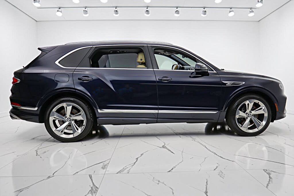 2023 Bentley Bentayga V8 AWD photo 15
