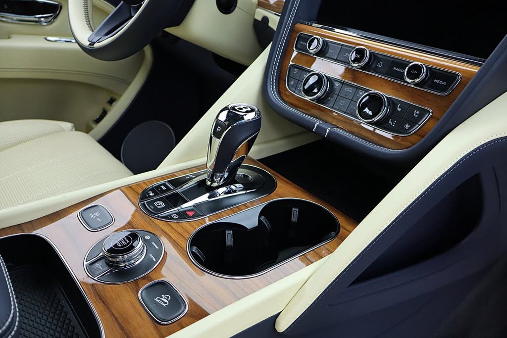 2023 Bentley Bentayga V8 AWD photo 24