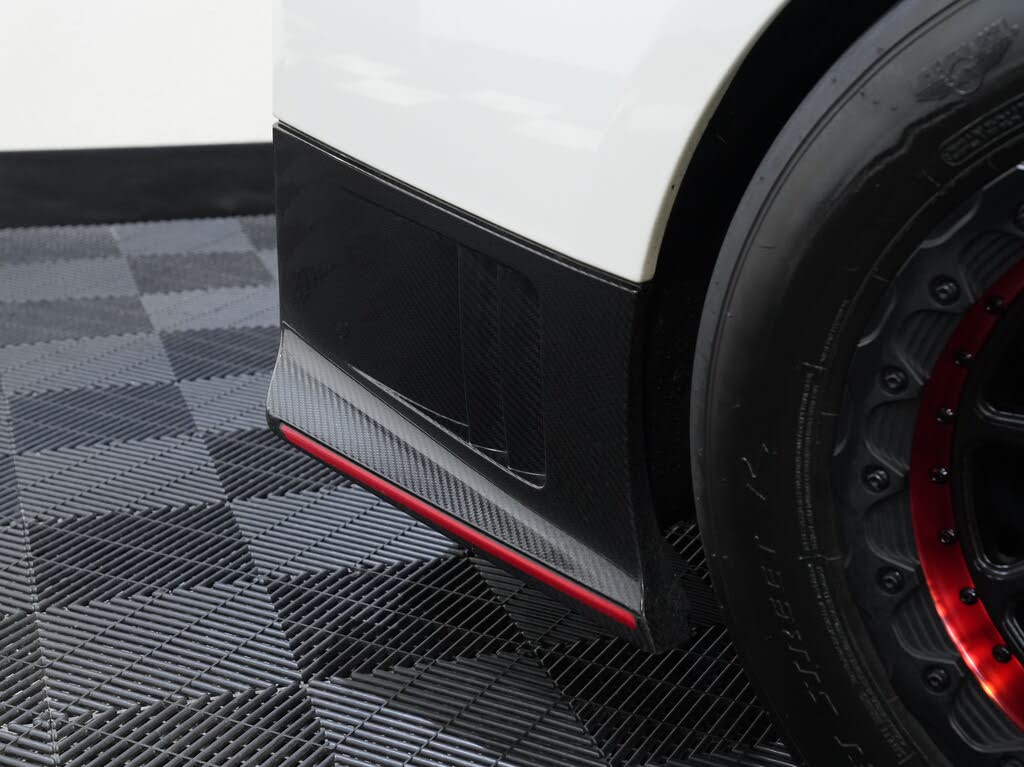 2016 Nissan GT-R NISMO photo 16