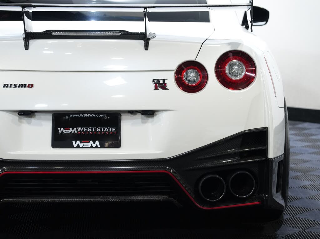 2016 Nissan GT-R NISMO photo 18
