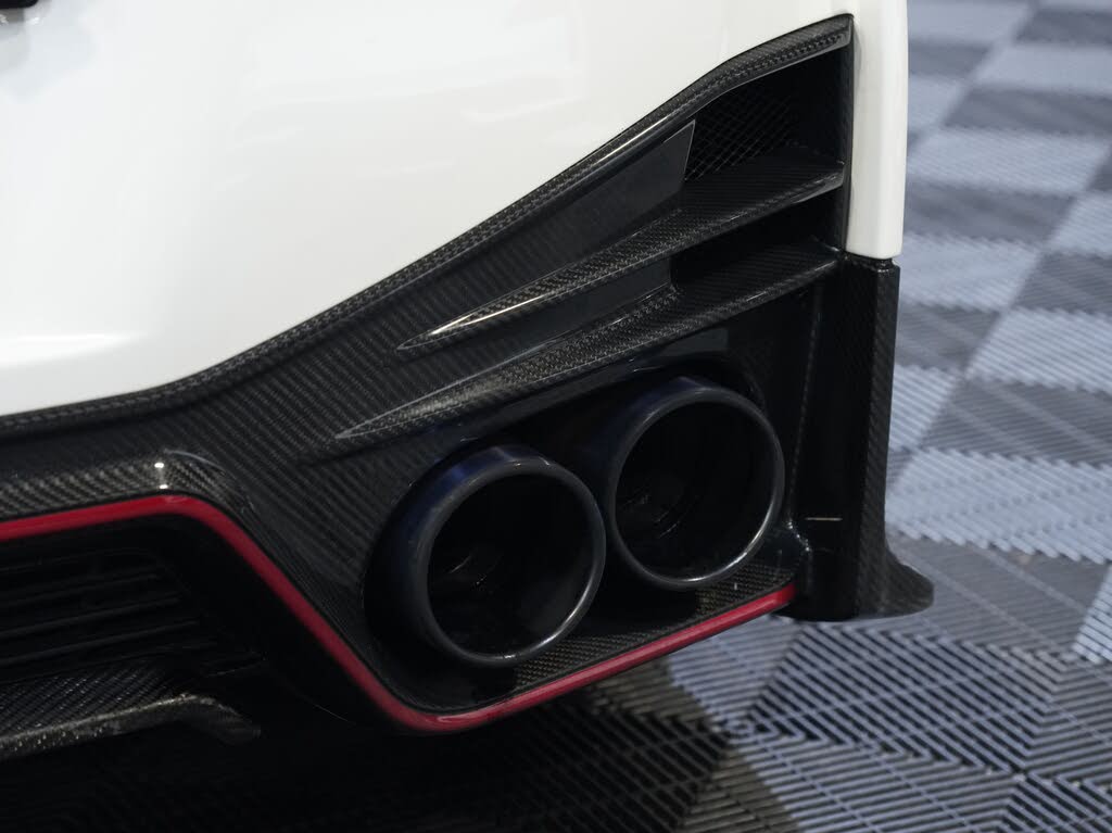 2016 Nissan GT-R NISMO photo 19