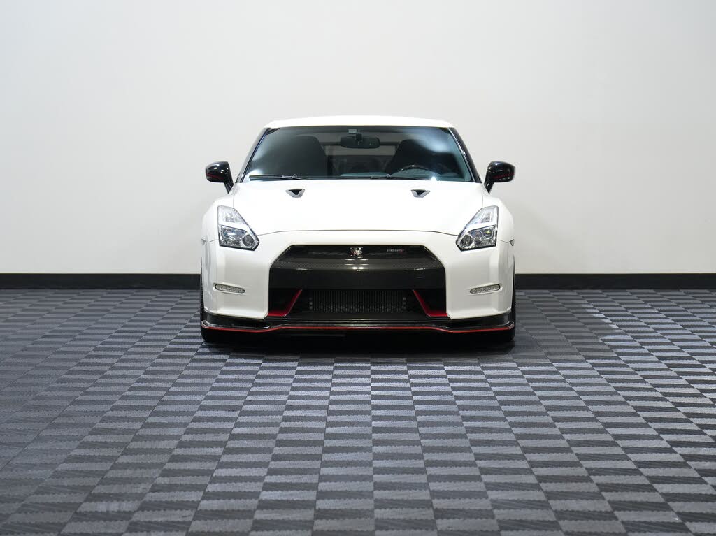 2016 Nissan GT-R NISMO photo 4
