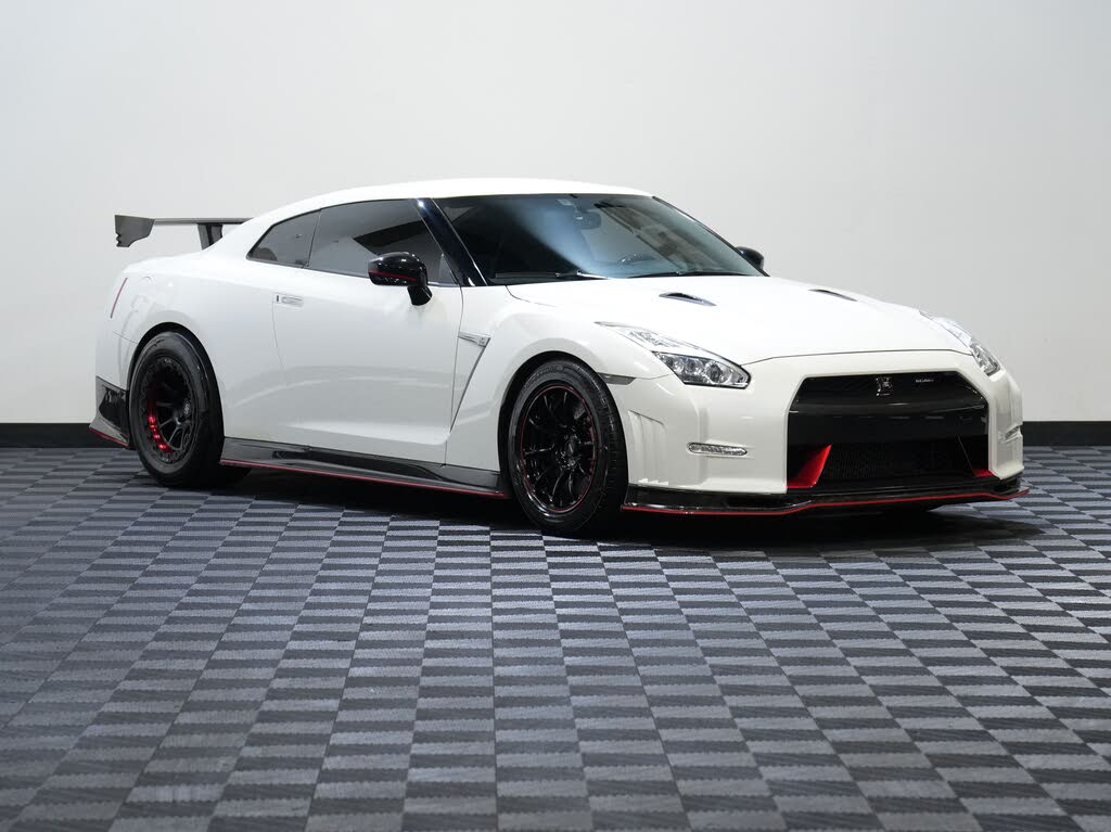 2016 Nissan GT-R NISMO photo 5