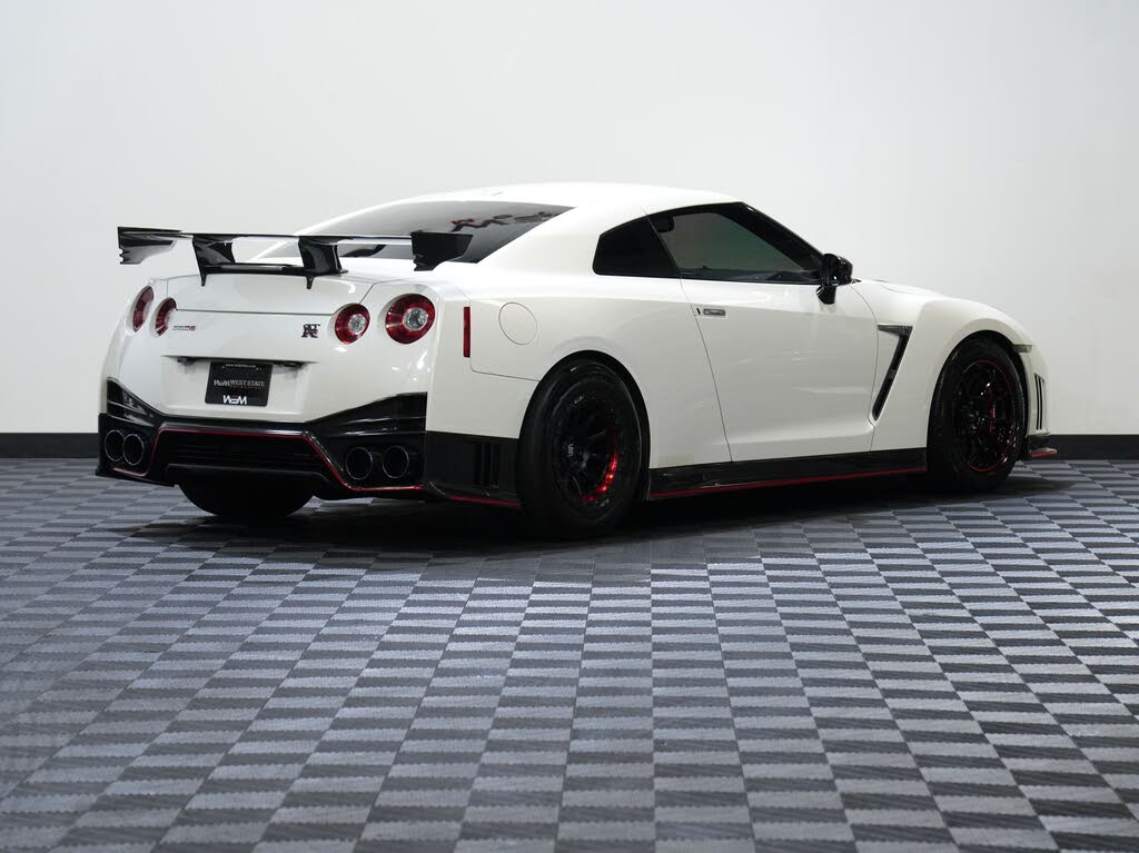 2016 Nissan GT-R NISMO photo 6