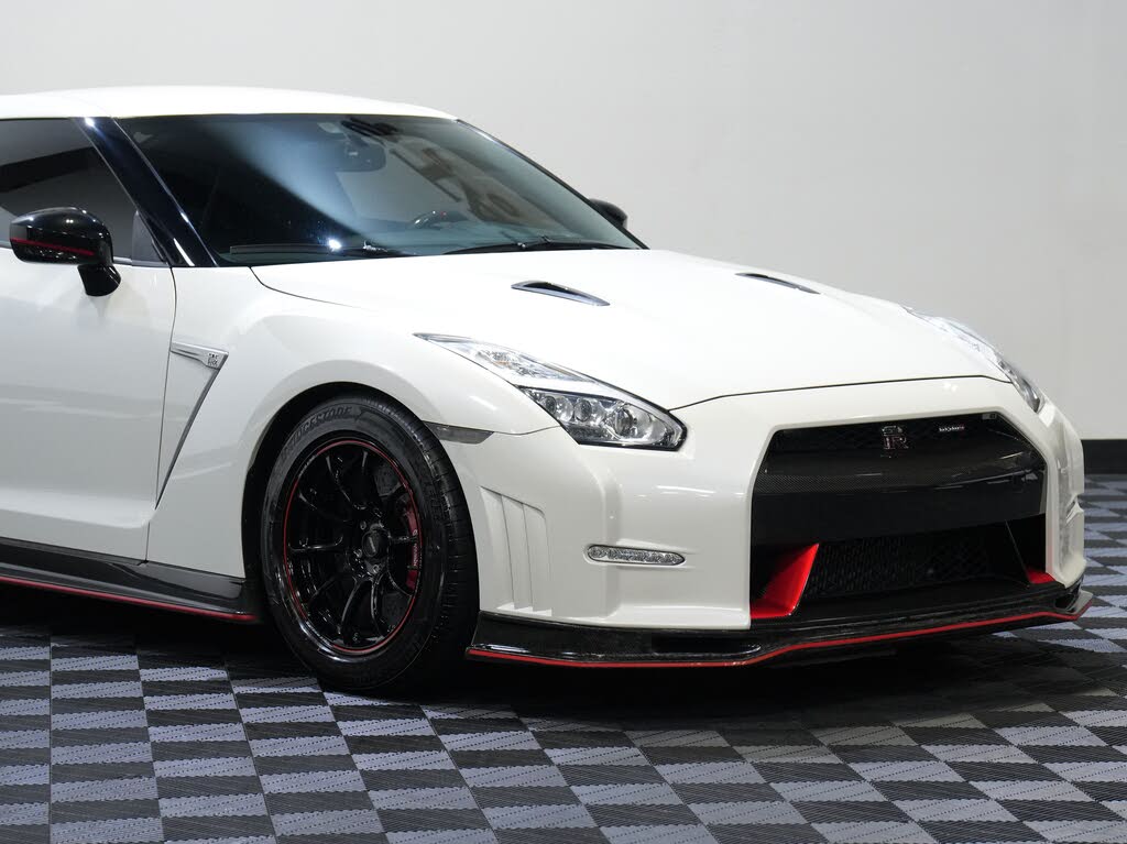 2016 Nissan GT-R NISMO photo 9