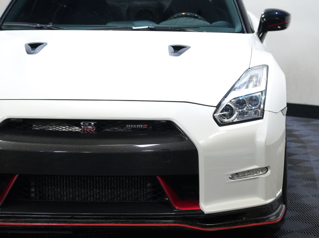 2016 Nissan GT-R NISMO photo 10