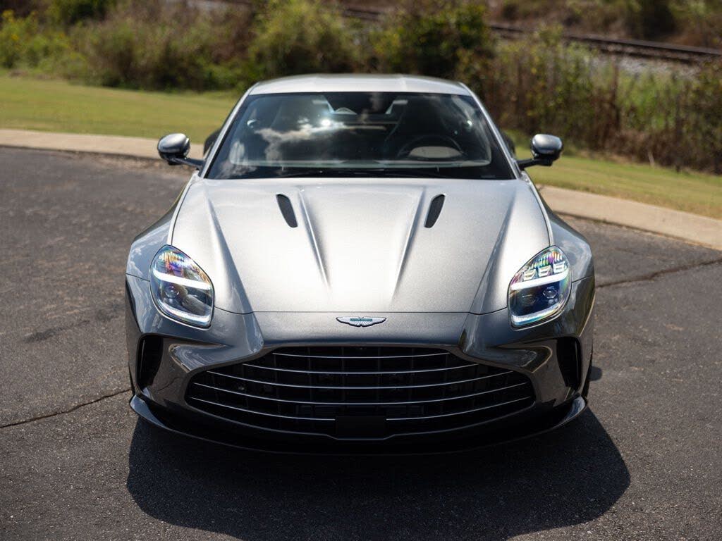 2025 Aston Martin Vantage Coupe RWD photo 11