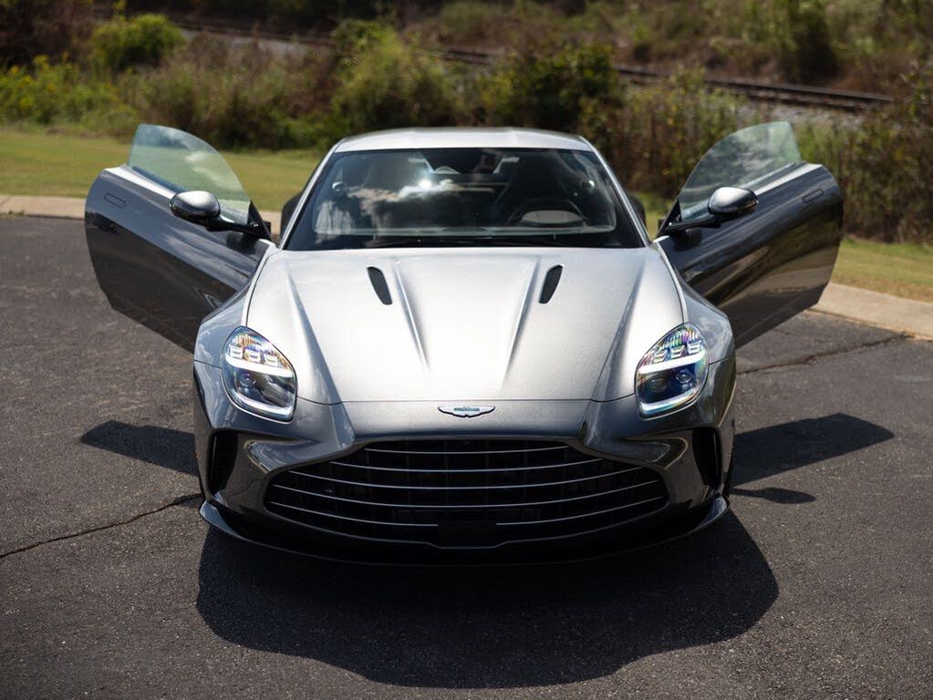 2025 Aston Martin Vantage Coupe RWD photo 13