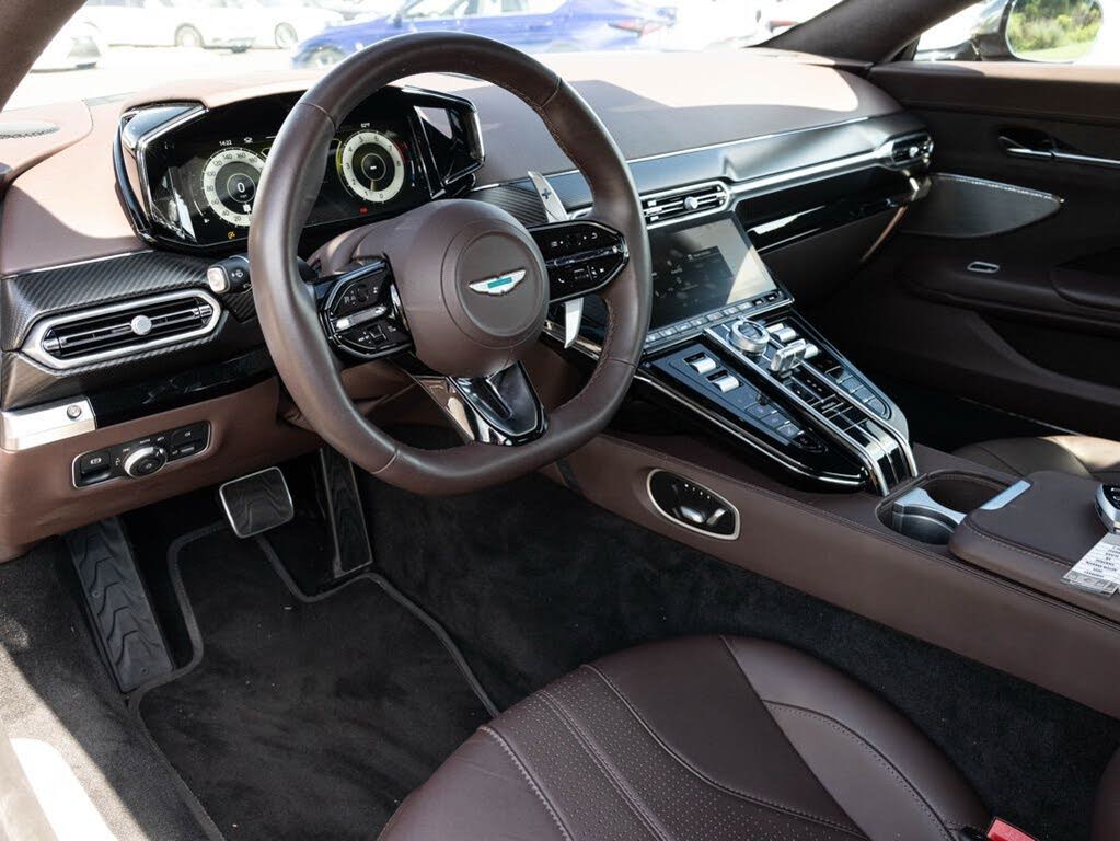 2025 Aston Martin Vantage Coupe RWD photo 23