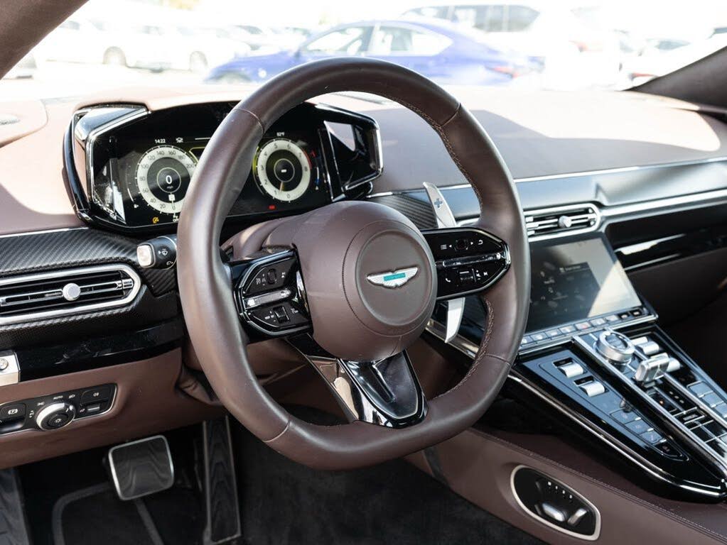 2025 Aston Martin Vantage Coupe RWD photo 24