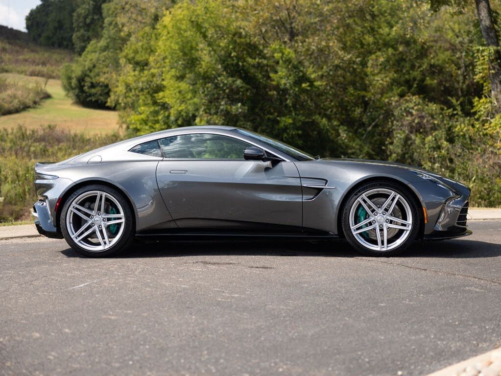 2025 Aston Martin Vantage Coupe RWD photo 8
