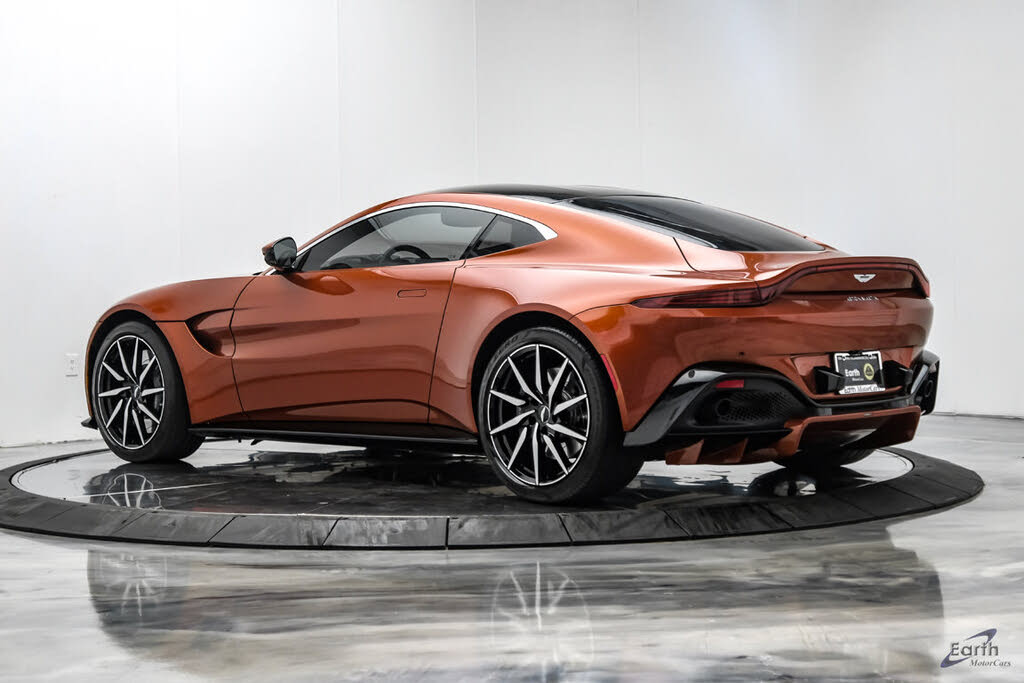 2019 Aston Martin Vantage RWD photo 12