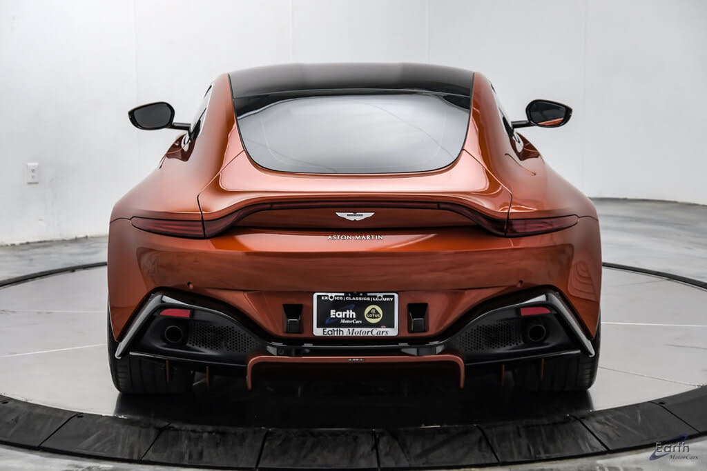 2019 Aston Martin Vantage RWD photo 16