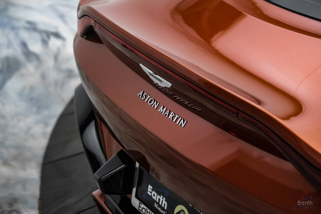 2019 Aston Martin Vantage RWD photo 18