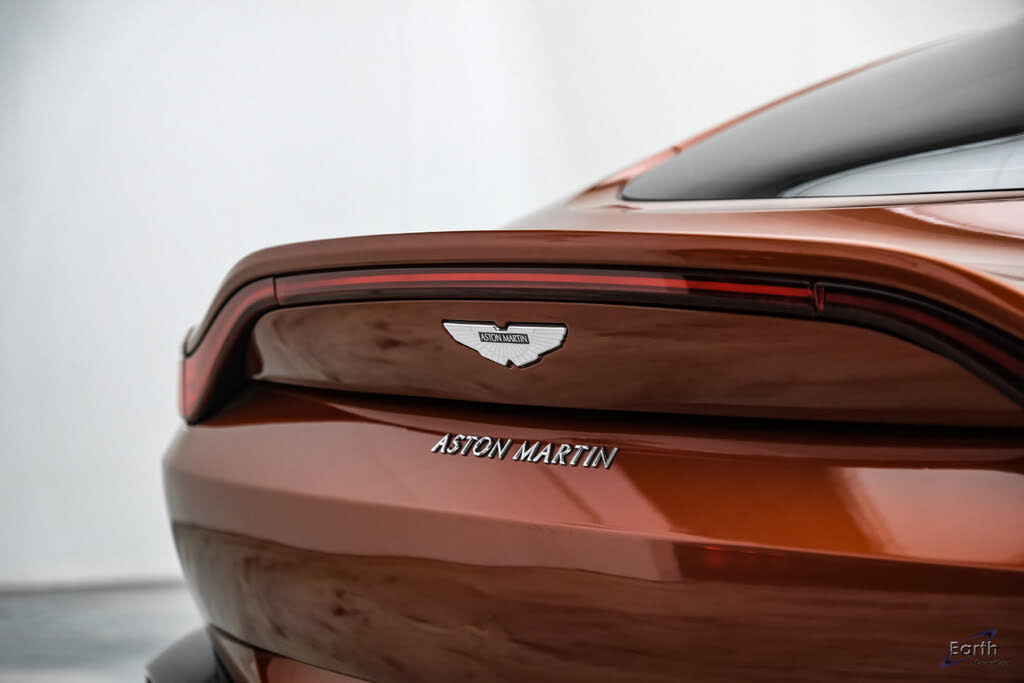 2019 Aston Martin Vantage RWD photo 19