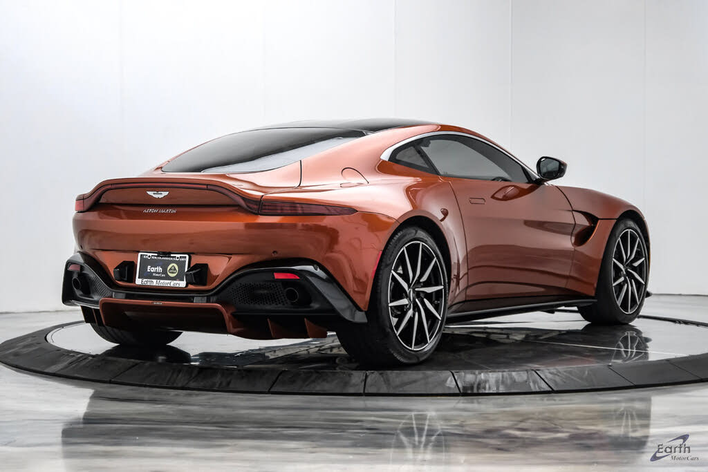 2019 Aston Martin Vantage RWD photo 20