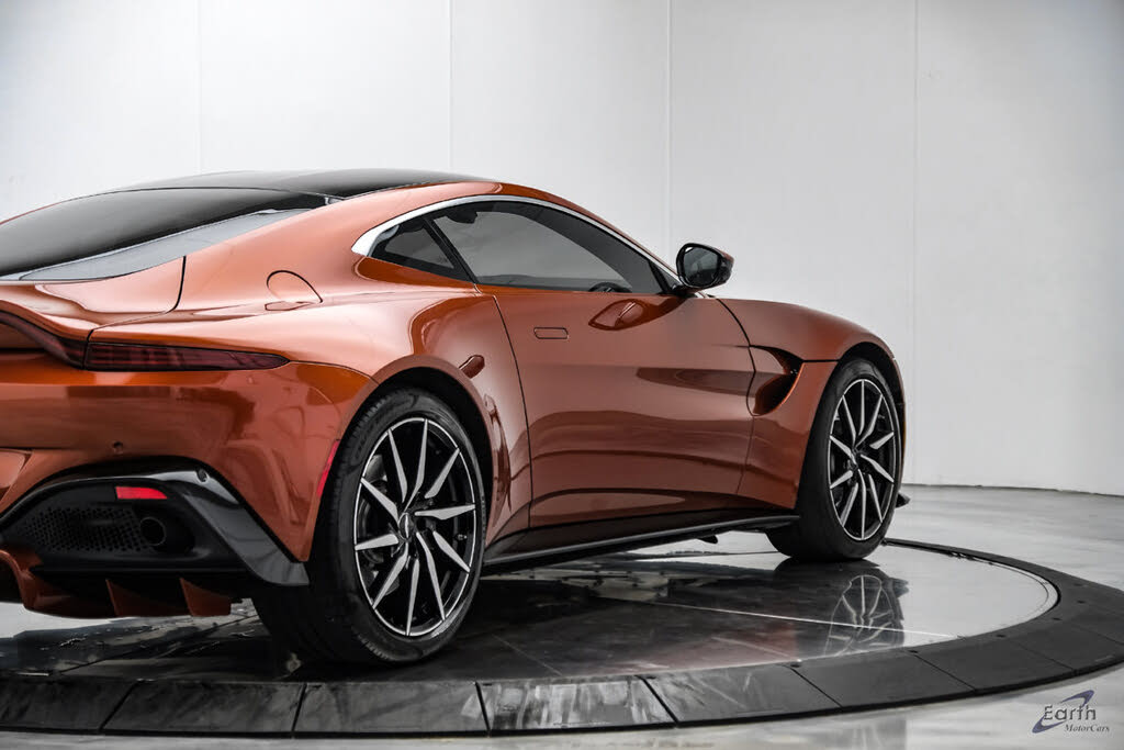 2019 Aston Martin Vantage RWD photo 23