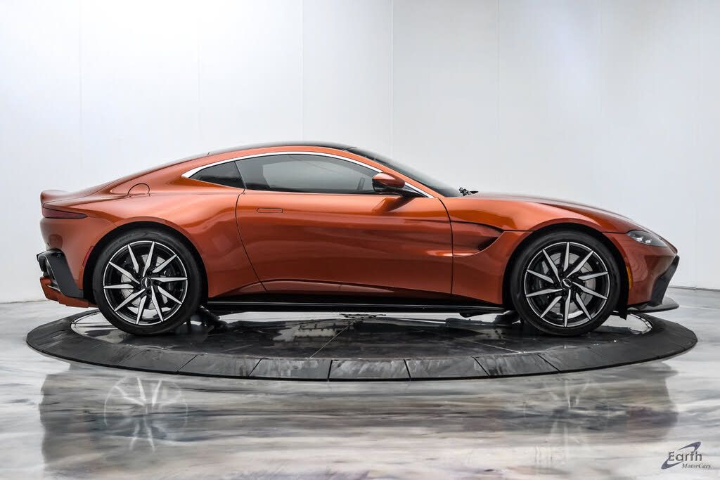 2019 Aston Martin Vantage RWD photo 24