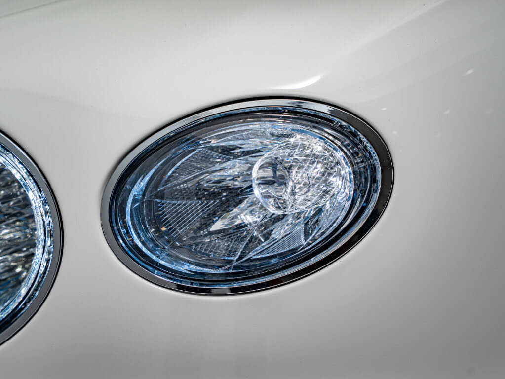 2022 Bentley Bentayga photo 14