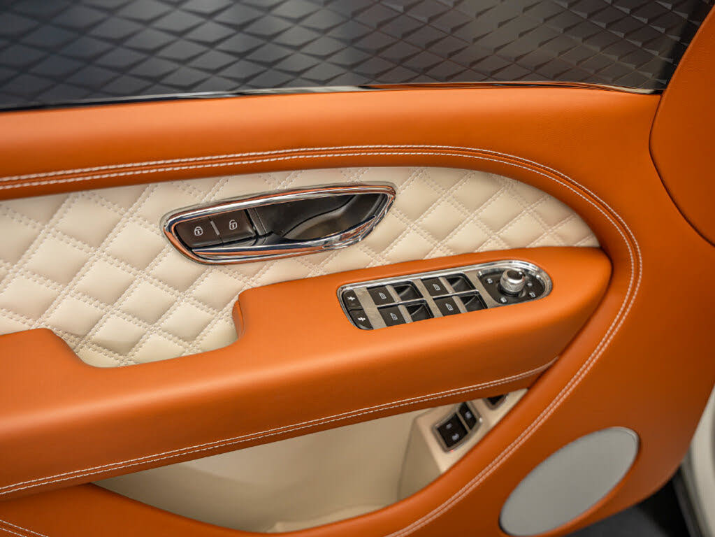 2022 Bentley Bentayga photo 24