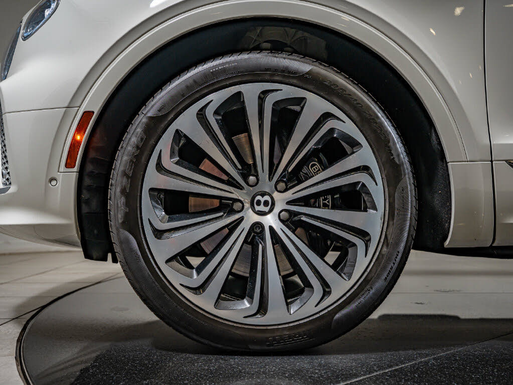 2022 Bentley Bentayga photo 10
