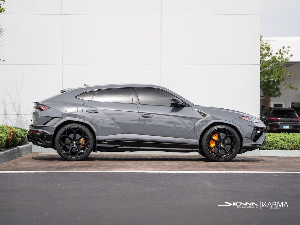 2024 Lamborghini Urus S AWD photo 16