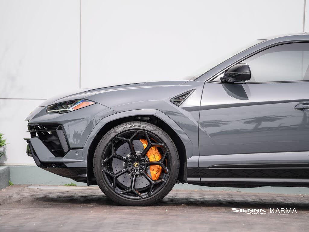 2024 Lamborghini Urus S AWD photo 5