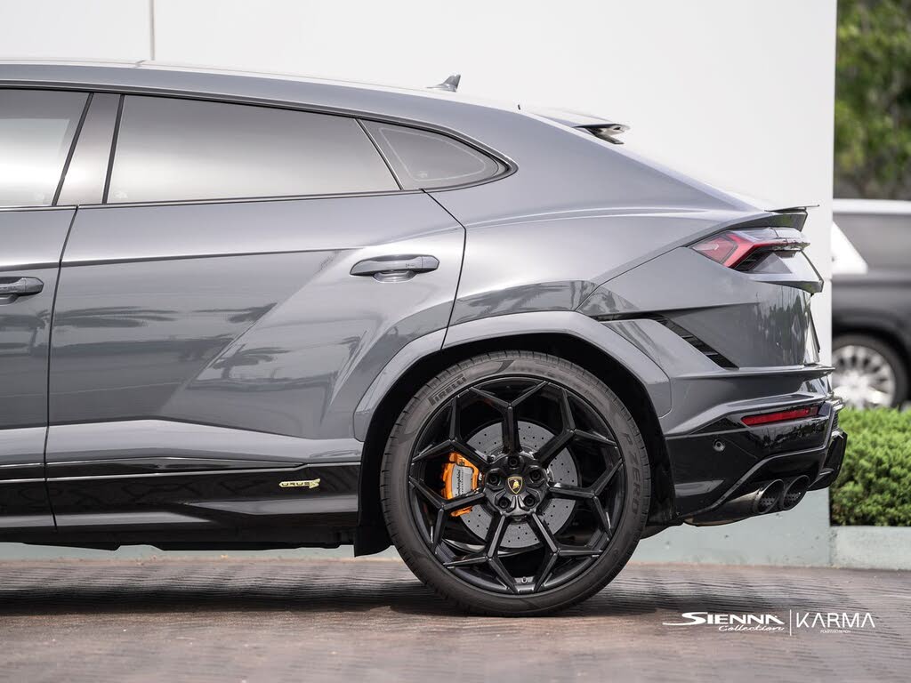 2024 Lamborghini Urus S AWD photo 6