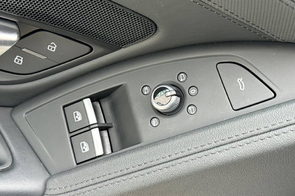 2022 Audi R8 V10 Performance Coupe RWD photo 14 of 24