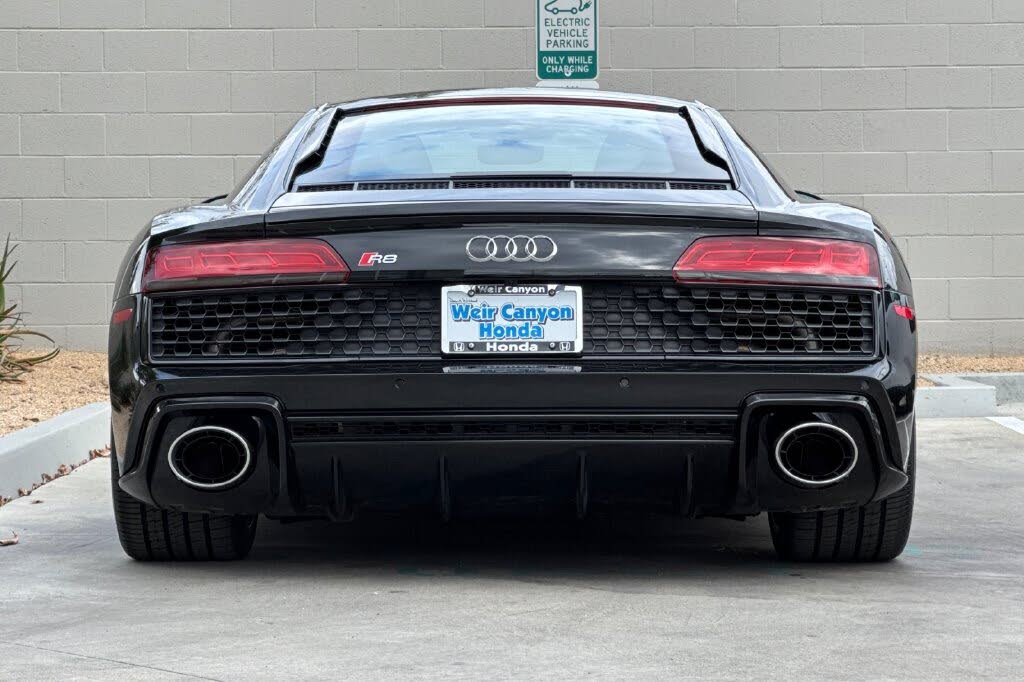 2022 Audi R8 V10 Performance Coupe RWD photo 9 of 24