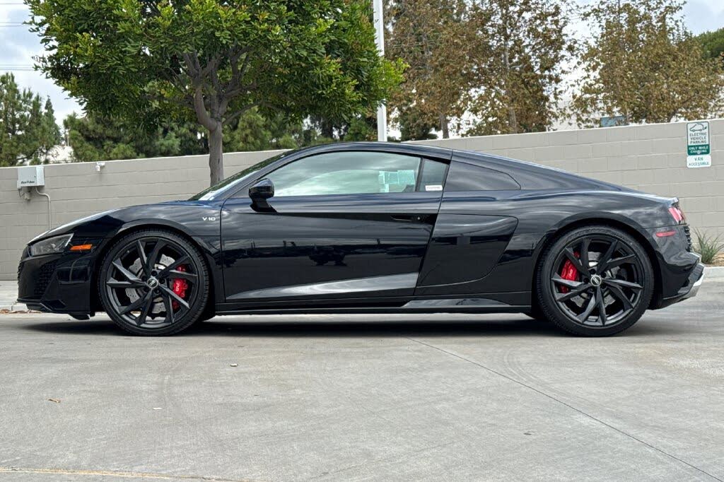 2022 Audi R8 V10 Performance Coupe RWD photo 10 of 24