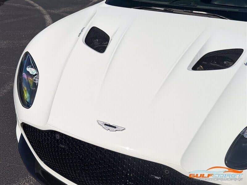 2019 Aston Martin DBS Superleggera Coupe RWD photo 5