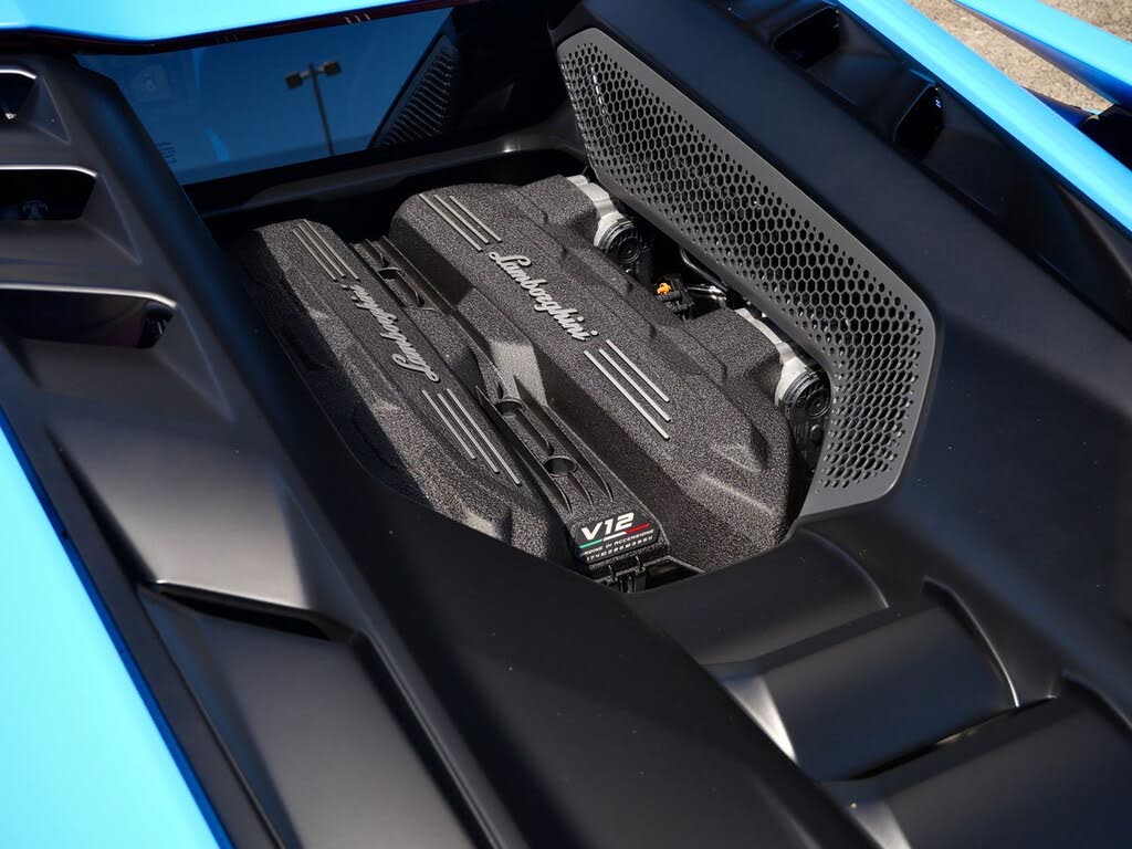2025 Lamborghini Revuelto AWD photo 11 of 24