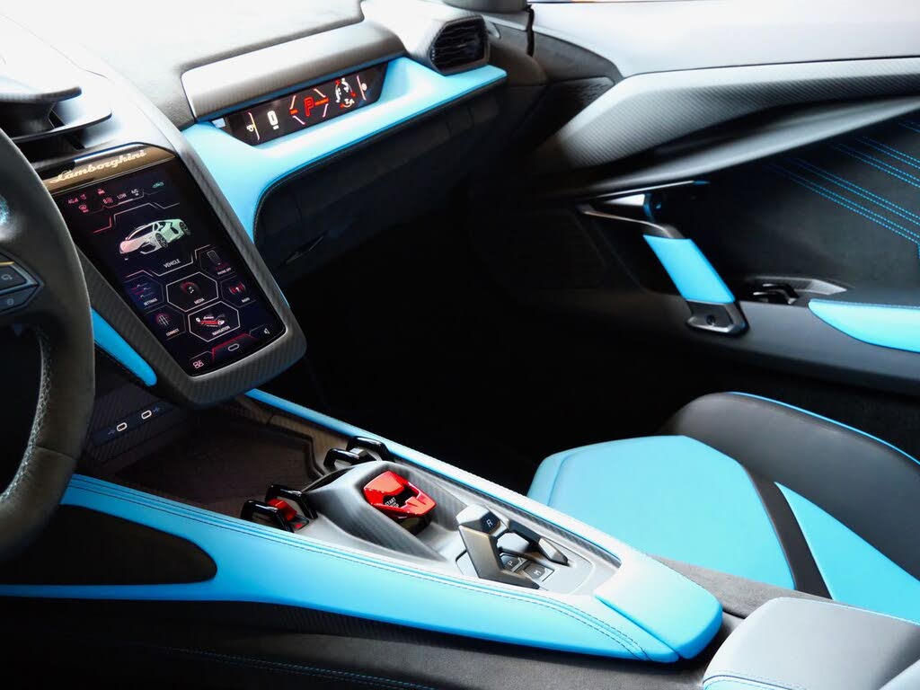 2025 Lamborghini Revuelto AWD photo 20 of 24