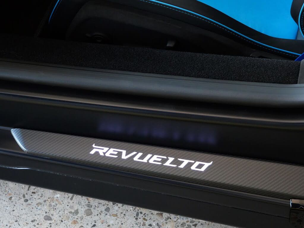 2025 Lamborghini Revuelto AWD photo 22 of 24