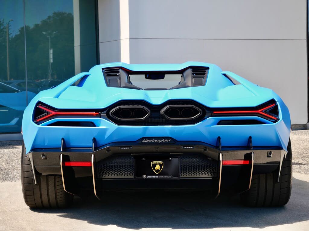 2025 Lamborghini Revuelto AWD photo 4 of 24