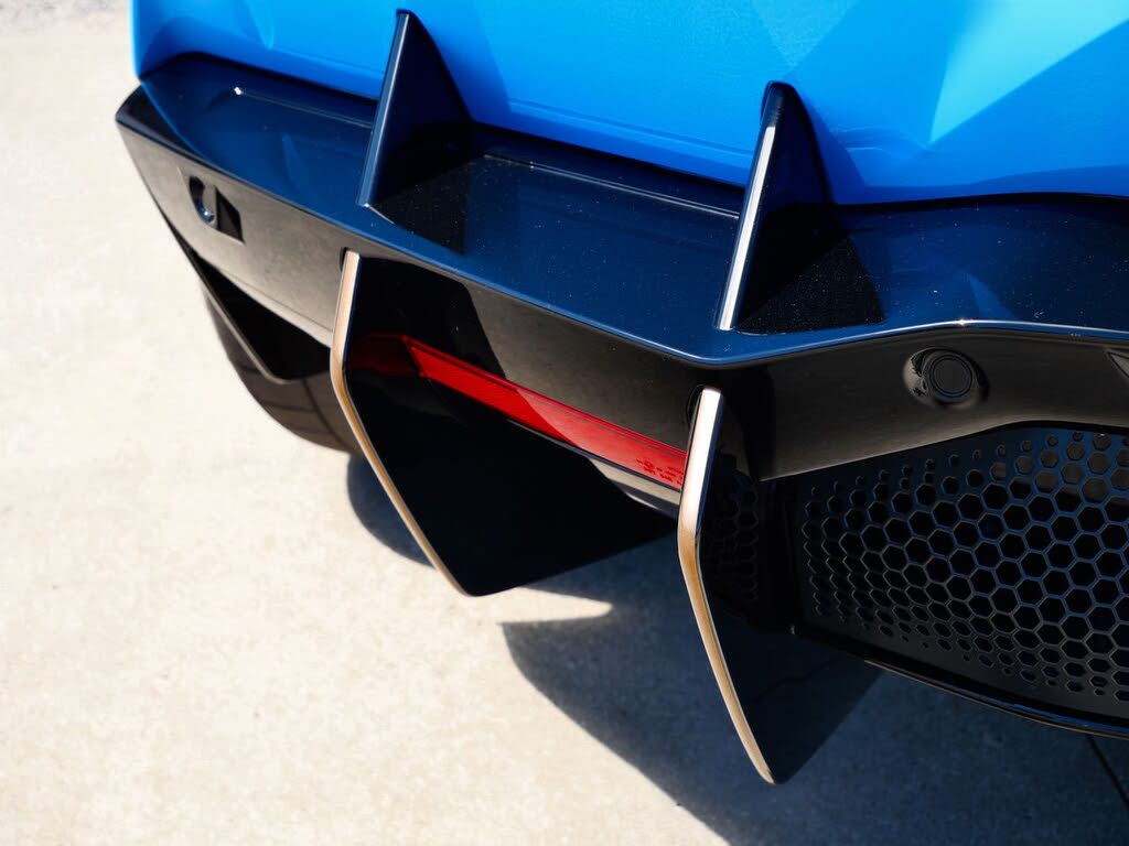 2025 Lamborghini Revuelto AWD photo 10 of 24