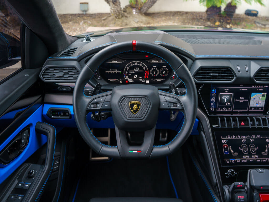 2024 Lamborghini Urus S AWD photo 17