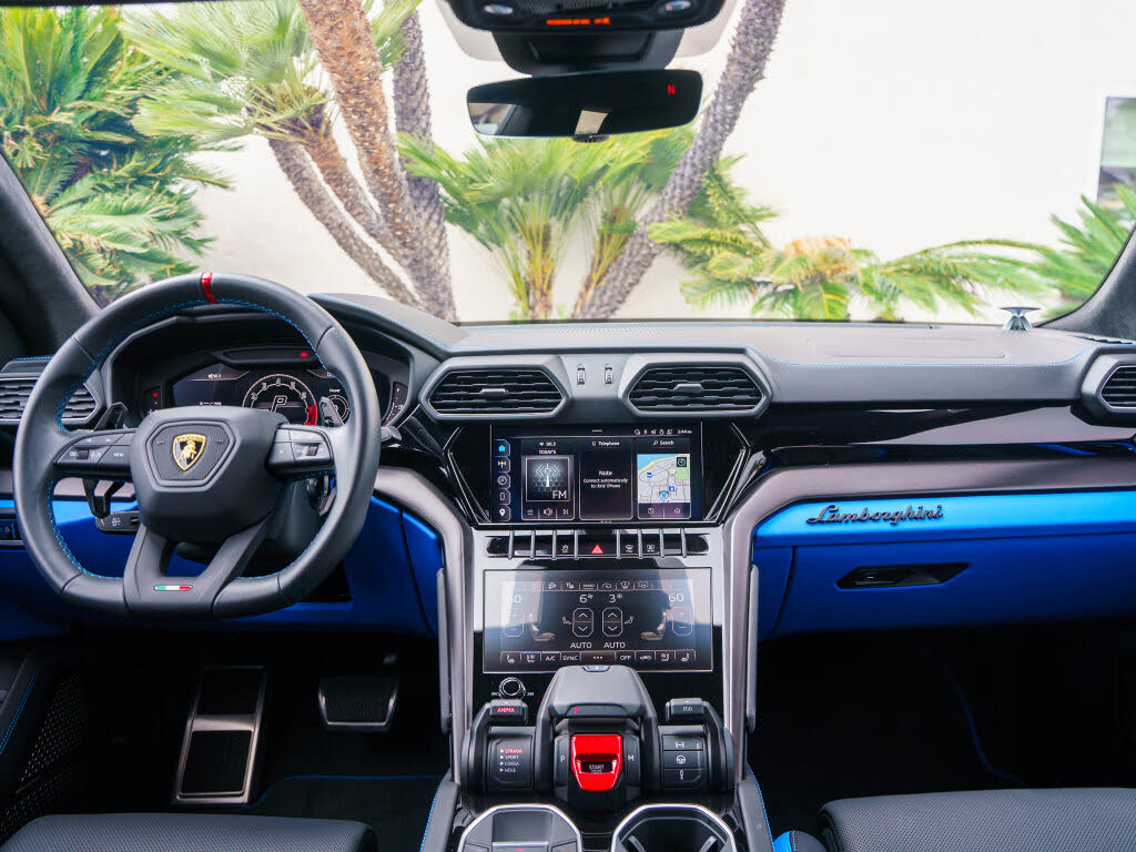 2024 Lamborghini Urus S AWD photo 7