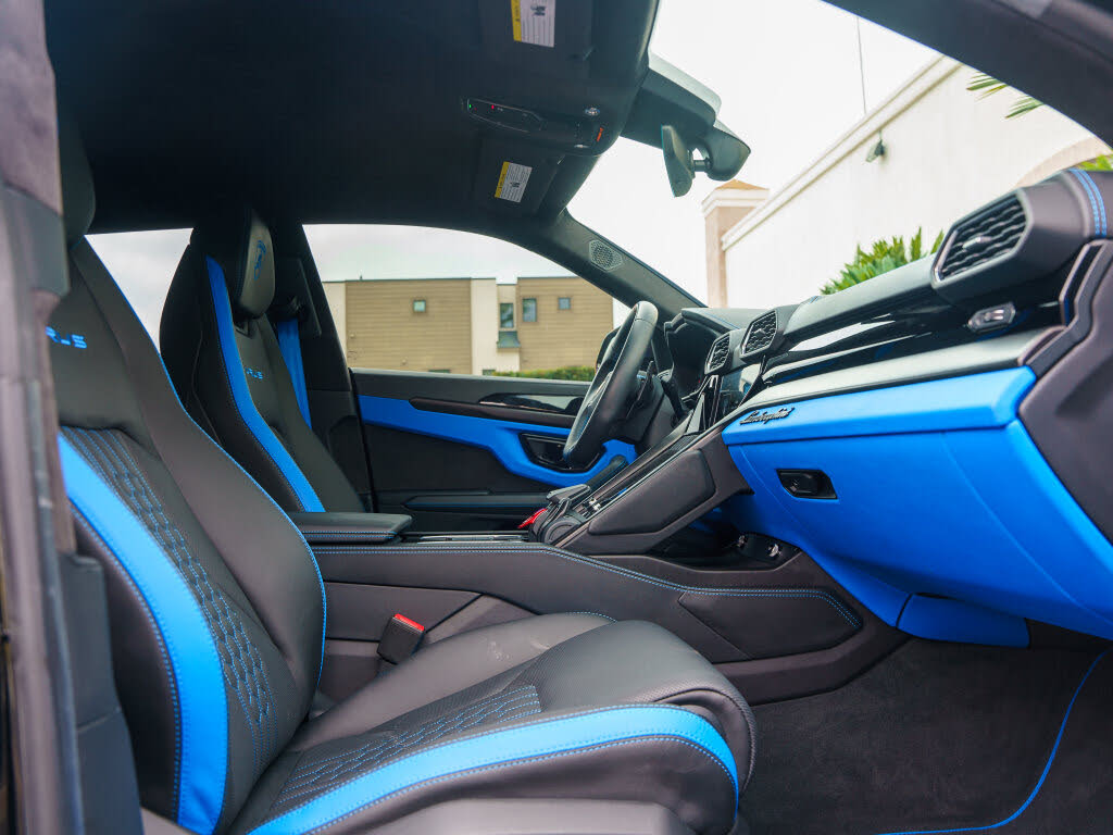 2024 Lamborghini Urus S AWD photo 8