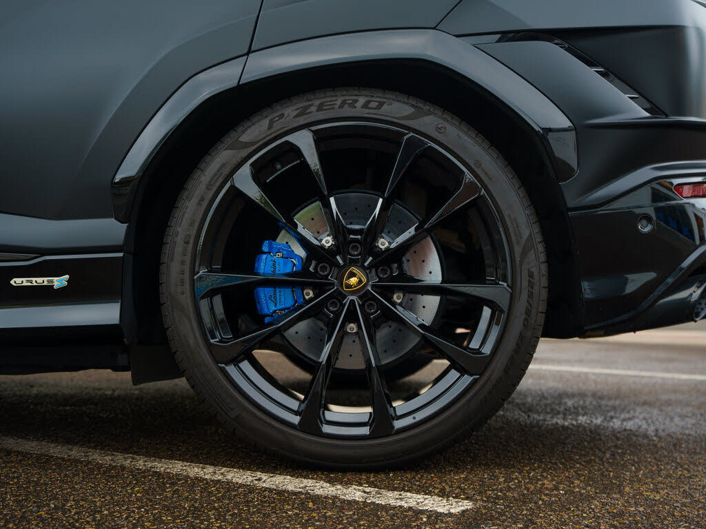 2024 Lamborghini Urus S AWD photo 9