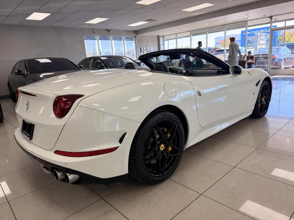 2015 Ferrari California T Roadster photo 2