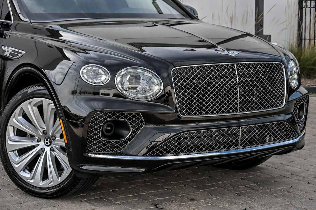 2023 Bentley Bentayga Hybrid AWD photo 2
