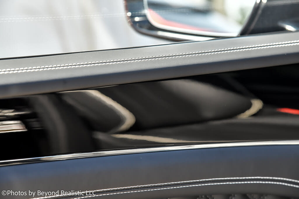 2023 Bentley Bentayga Hybrid AWD photo 18